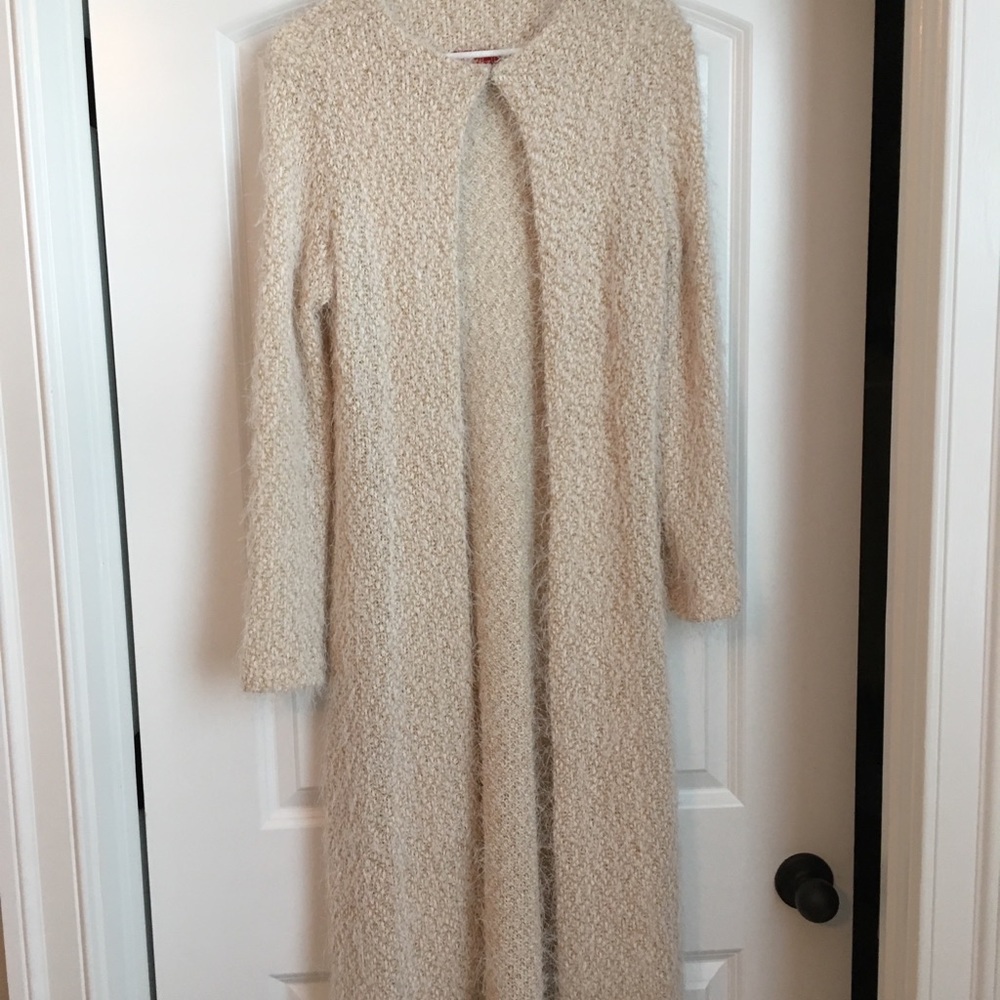 Very pretty long thin sweater